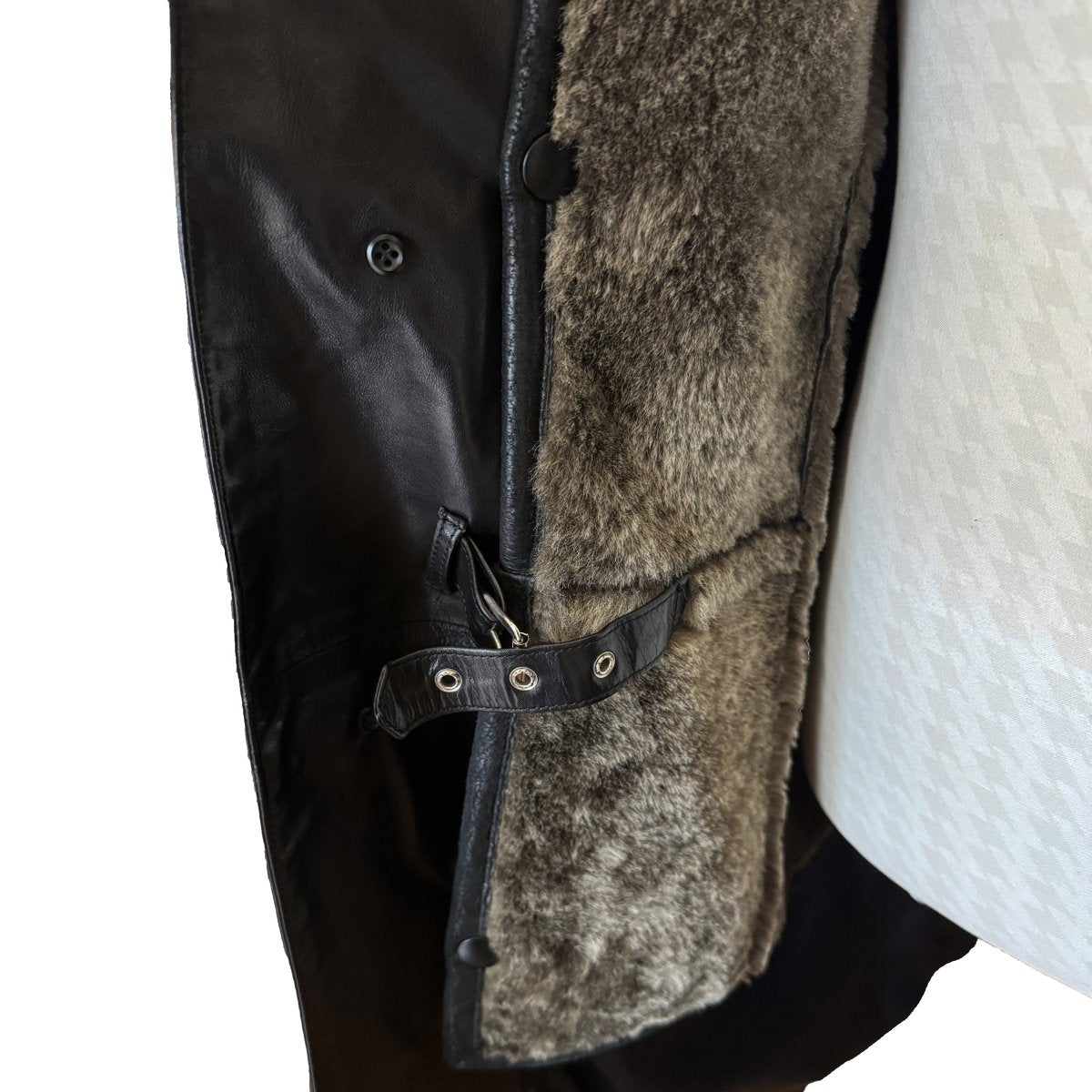Manteau Christian Dior en cuir noir avec gilet amovible en fourrure - Le Beau Gustave
