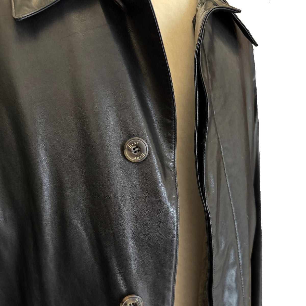Manteau Christian Dior en cuir noir avec gilet amovible en fourrure - Le Beau Gustave