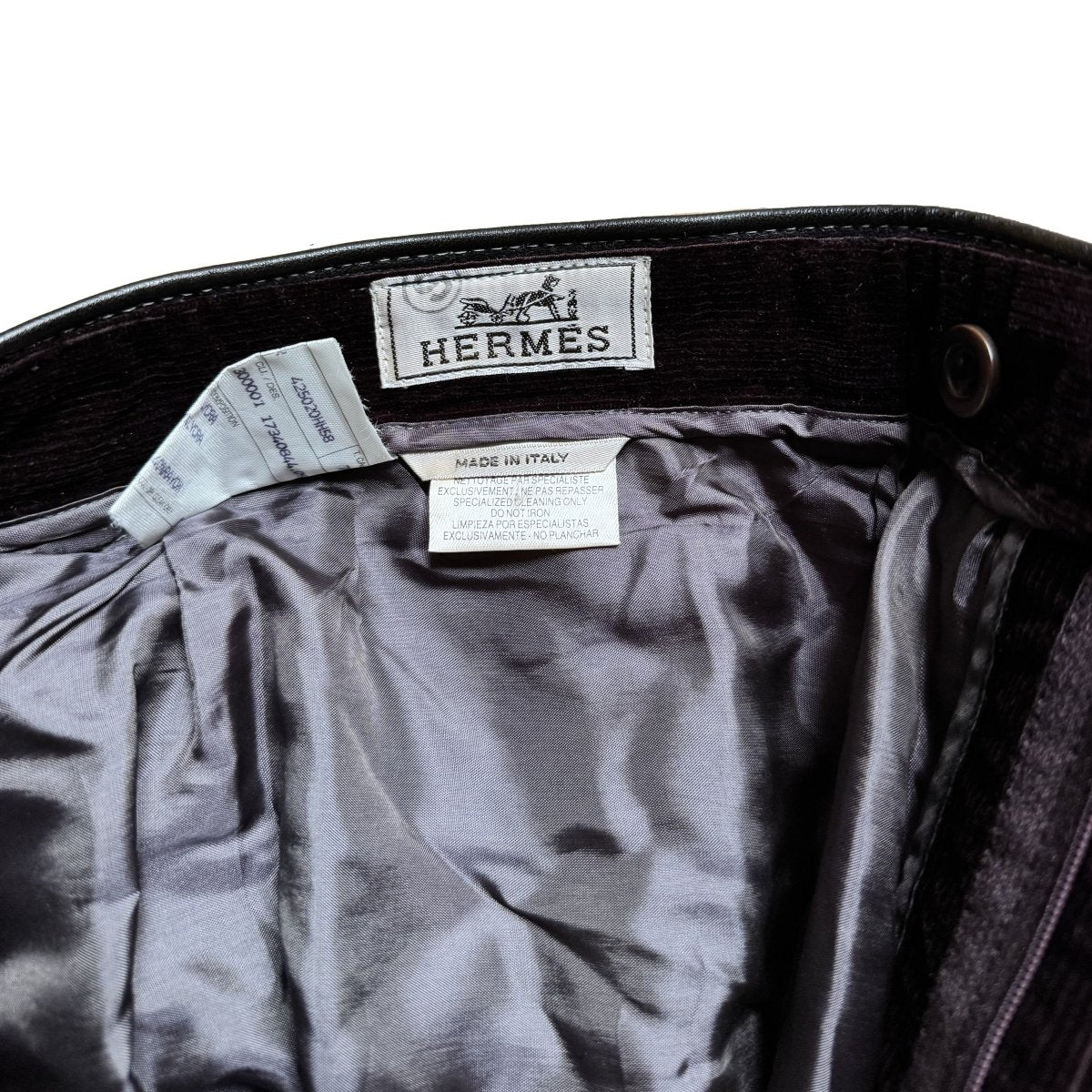 Pantalon Hermès en velours côtelé aubergine et finitions cuir - Le Beau Gustave