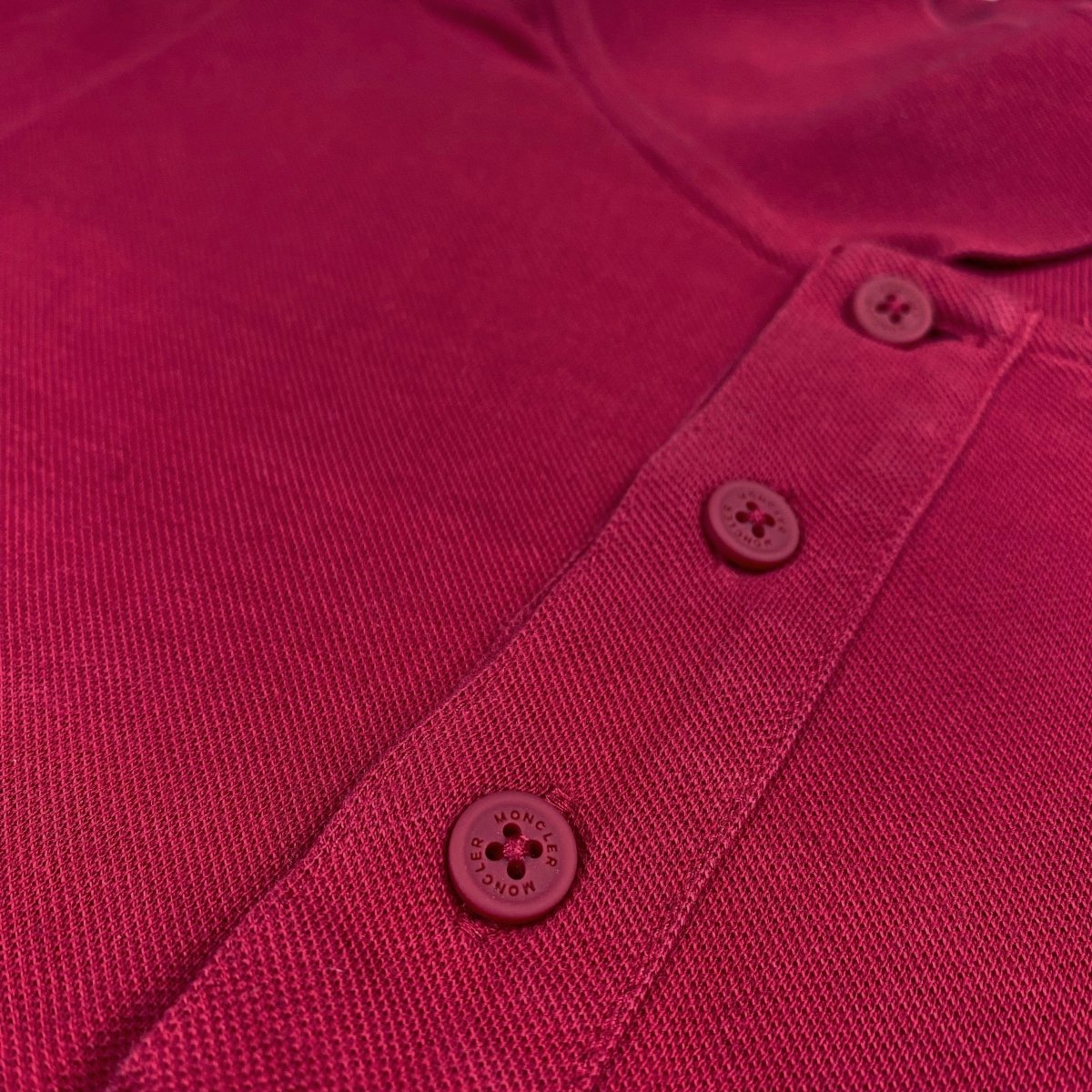 Polo framboise Moncler - Le Beau Gustave
