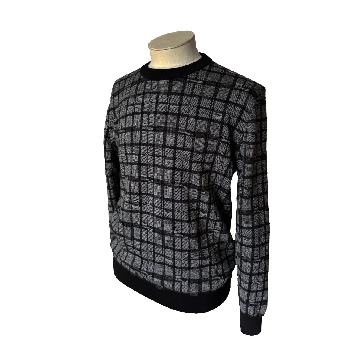Pull Dior à carreaux gris et noir effet ajouré - Le Beau Gustave