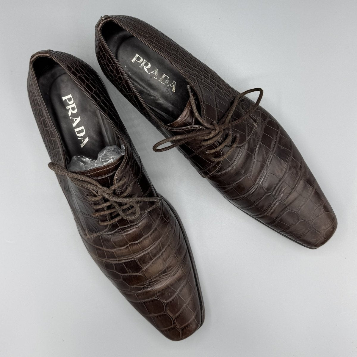 Richelieus Prada marron foncé façon crocodile - Le Beau Gustave