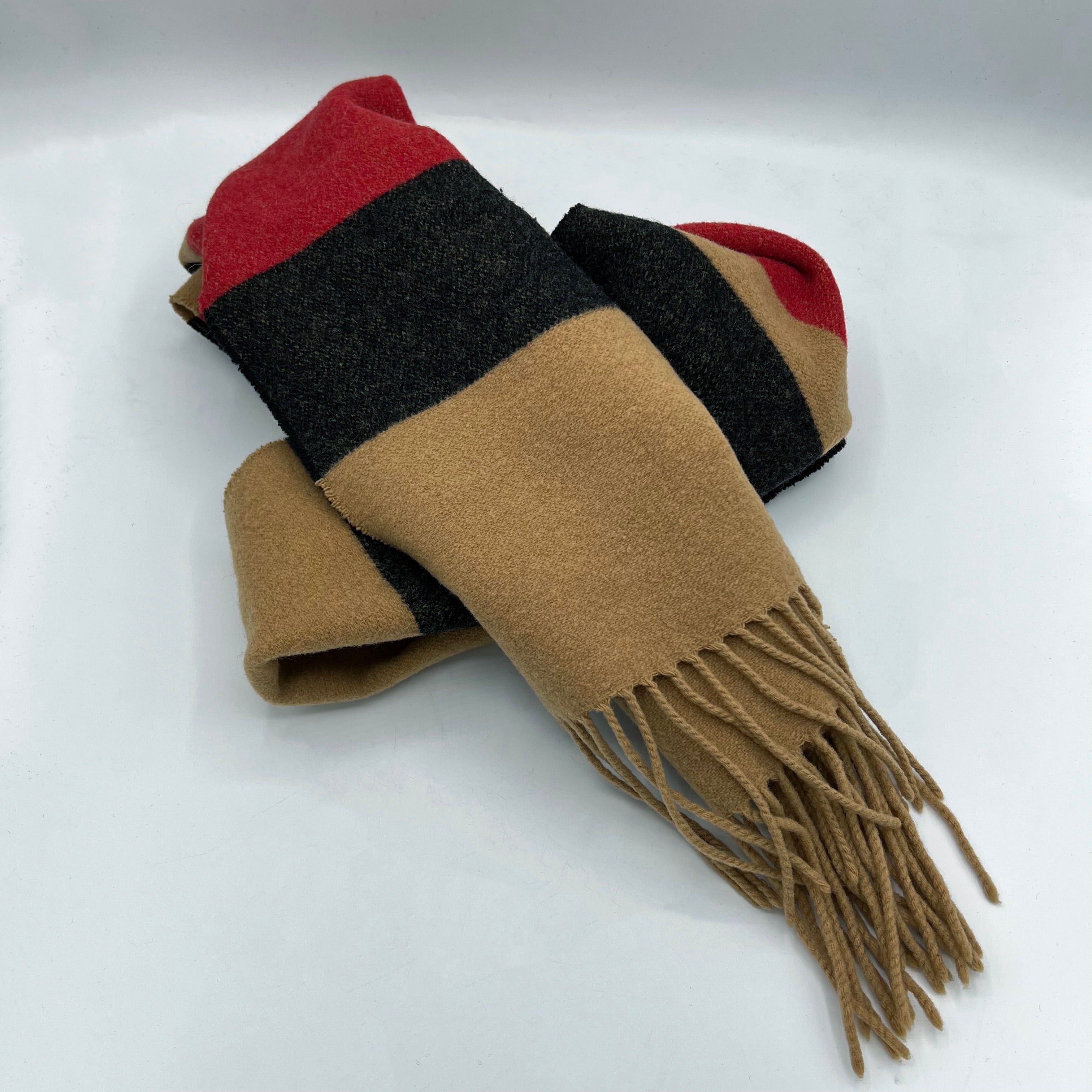Écharpe Burberry beige, noire et rouge