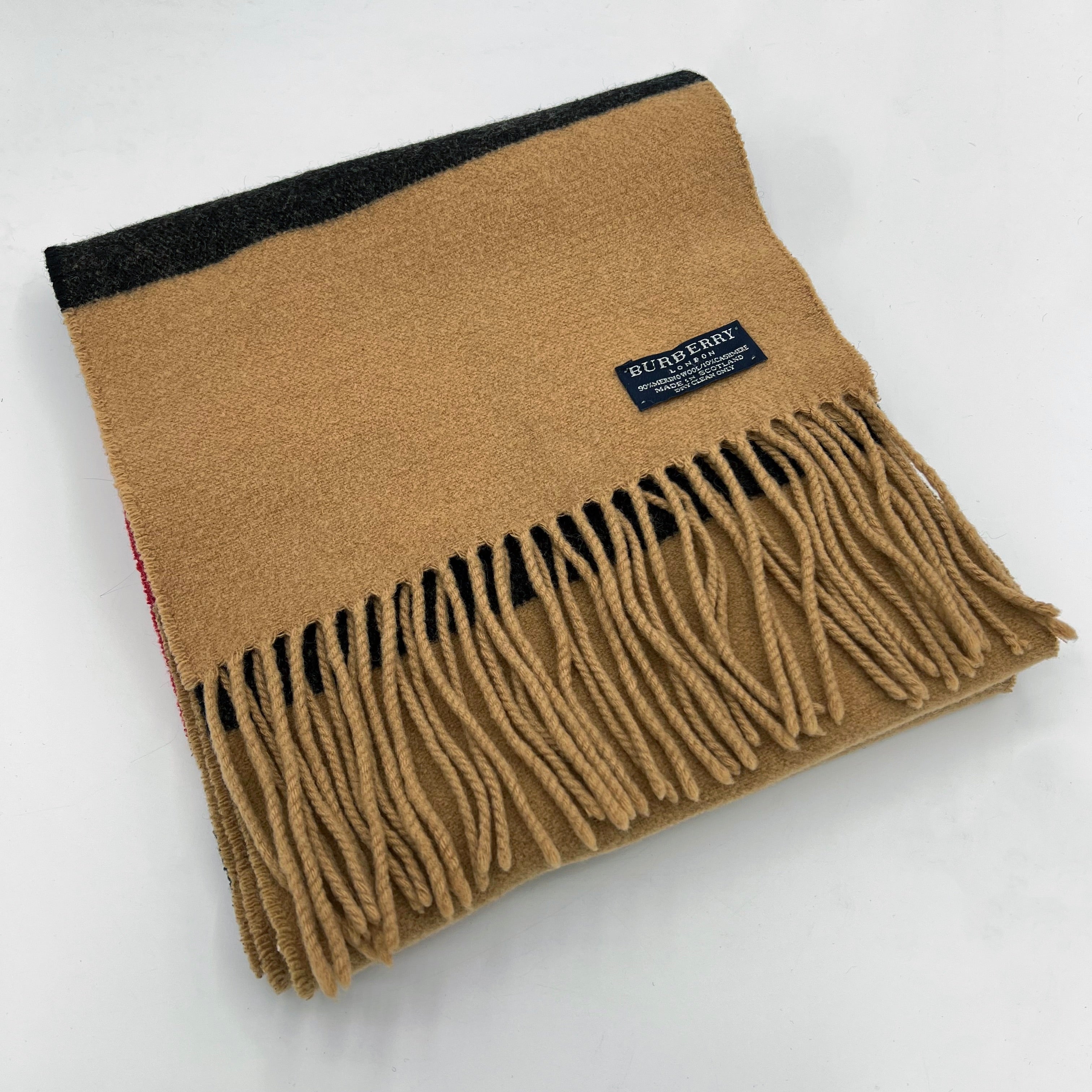 Écharpe Burberry beige, noire et rouge