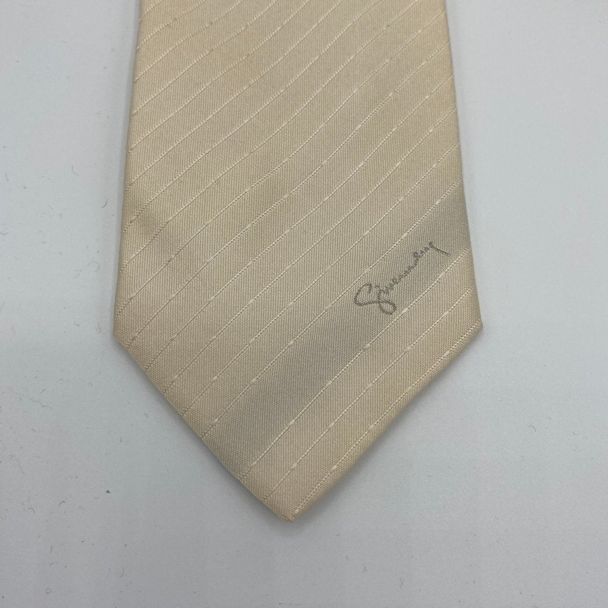 Dravate Givenchy Gentleman - Le Beau Gustave
