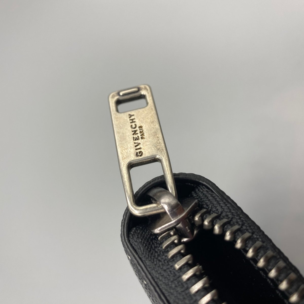 Portefeuille Le lion Givenchy - Le Beau Gustave